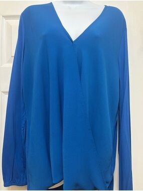 Michael Kors Beautiful Turquoise Blue v neck women’s top